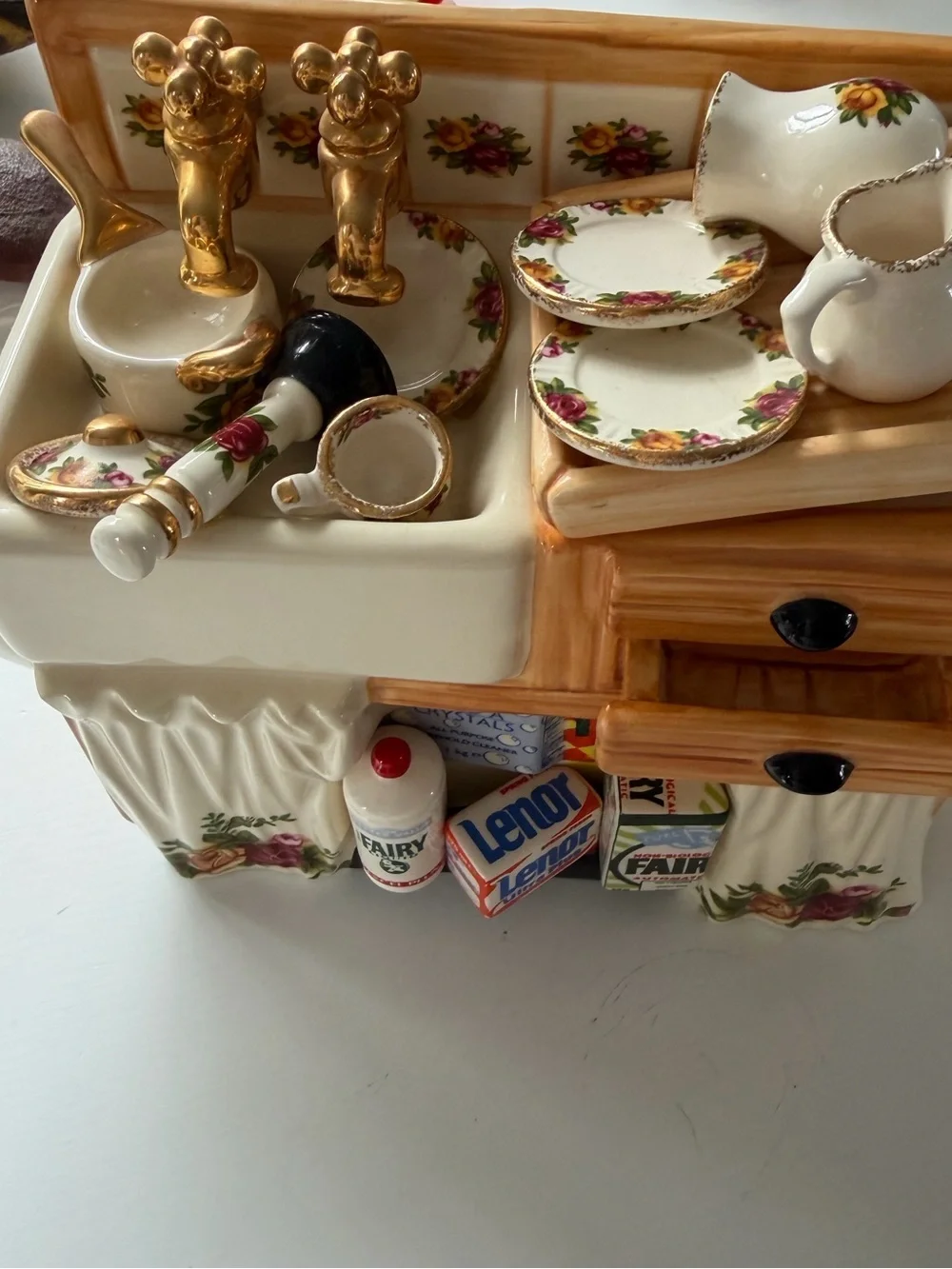 VTG Royal Albert Sink Co. Cardew Design Novelty Teapot Old Country Roses 1996